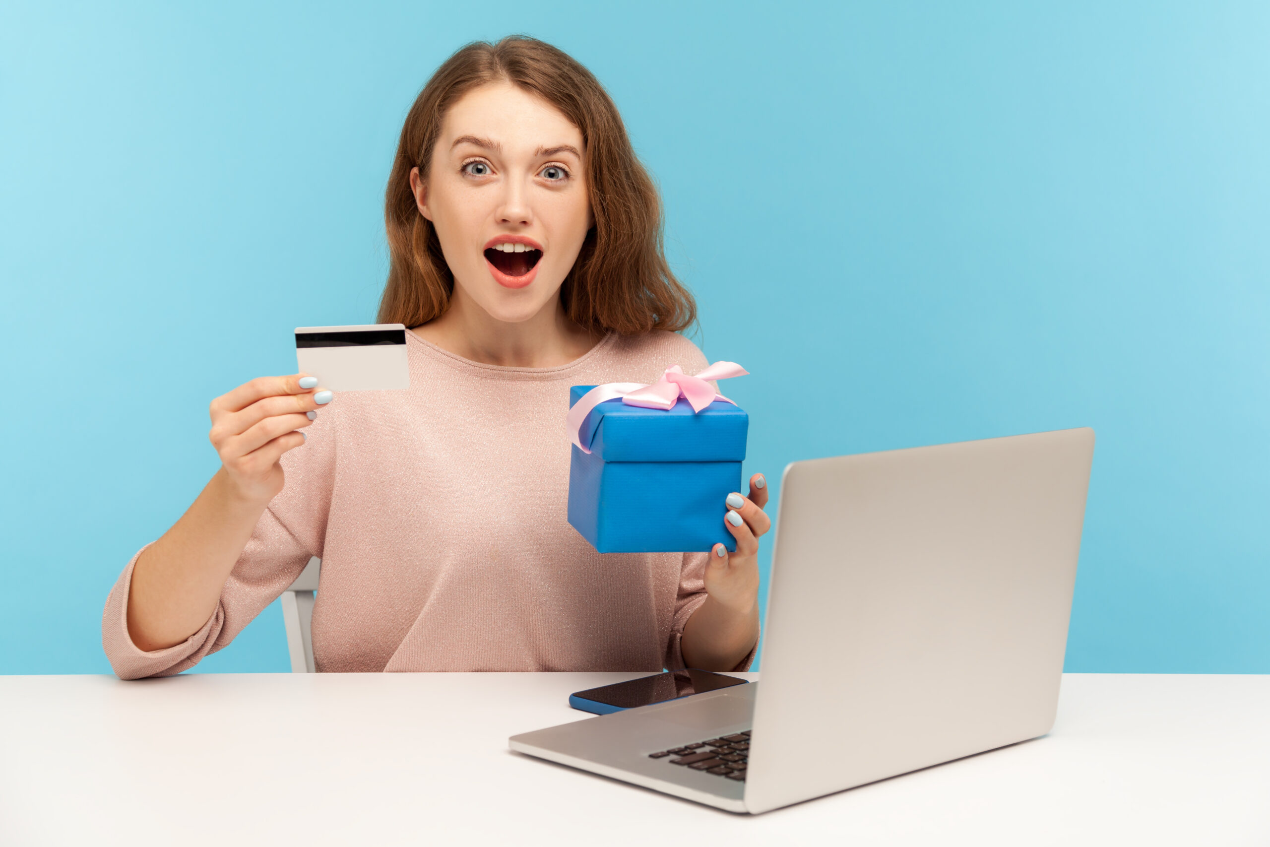 Carte cadeau CSE : pourquoi 80 % des comités d’entreprise l’adoptent ?